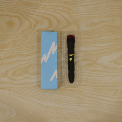 Portable USB Rechargeable Makeup Brush for Travel and Daily Use